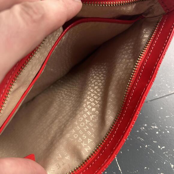 Kate Spade Darby Metro Slim Swing Crossbody Bag Perforated Heart EUC Clean Nice - Picture 9 of 12